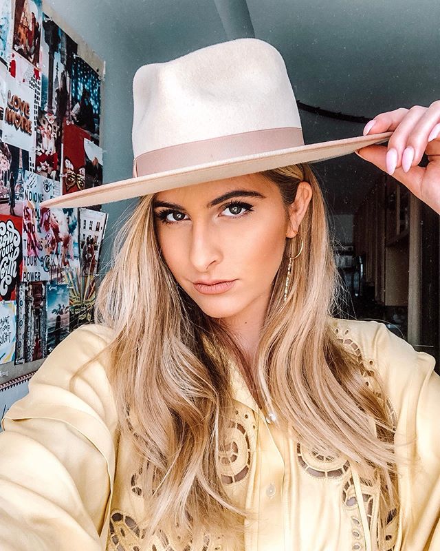 🌼GIVEAWAY🌼⁣
I have teamed up with the a few of my favorite bloggers on Insta + @shoplovelex to giveaway 3,000 PAYPAL CASH! ⁣
HERE’S HOW TO ENTER: ⁣
1️⃣follow @bestbloggergiveaway & EVERYONE they are following!⁣
2️⃣repost this giveaway on your story & tag @bestbloggergiveaway & @shoplovelex!⁣
↘️optional: extra entries if you tag your friends in this post!⁣
↘️ 10x bonus entries for following us on LIKEtoKNOW.it! ⁣
⁣
⚡️THATS IT!!!⁣
⁣
Winner will be announced 4/19 on the @bestbloggergiveaway page! Must claim prize within 48 hours. By entering, you agree that you are at least 18+ years of age, release Instagram of responsibilities, and agree to abide by Instagram’s terms of use.
🌼
Outfit linked on LIKEtoKNOW.it app!